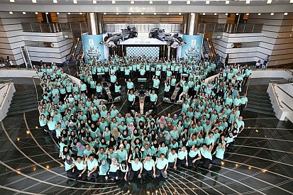 Petronas ha festeggiato il terzo titolo Costruttori con Mercedes