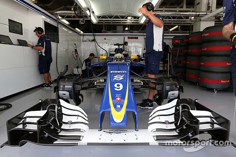 F1チームのガレージを解剖。ザウバーのピットツアー