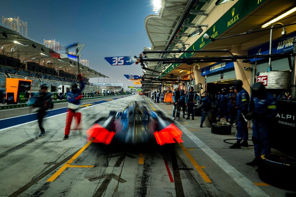 #35 Alpine Endurance Team Alpine A424: Paul-Loup Chatin, Ferdinand Habsburg, Charles Milesi