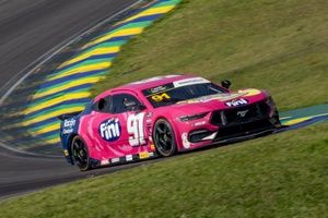 NASCAR Brasil: Dudu Barrichello escala pelotão e vence corrida 2 em Interlagos