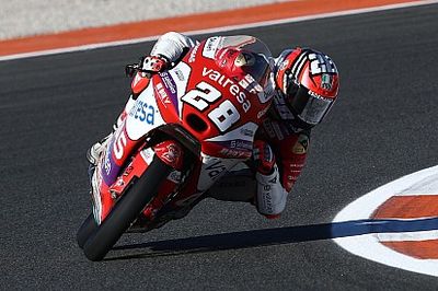 Guevara zet kroon op het werk met prachtige zege in Moto3-finale