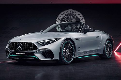 Com'è la speciale Mercedes-AMG SL 63 dedicata a Russell e Hamilton