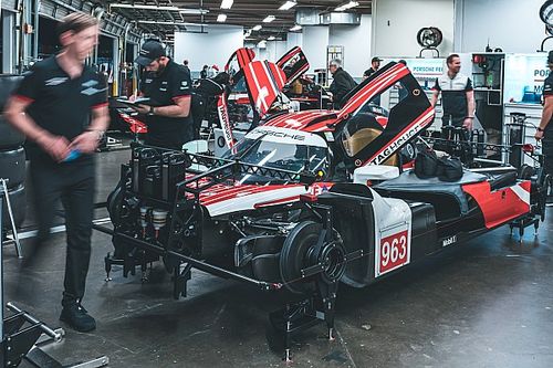 早期のLMDh開発が利敵行為に? ”モルモット役”担った「ポルシェの働きに満足」とライバルのBMWはホクホク顔