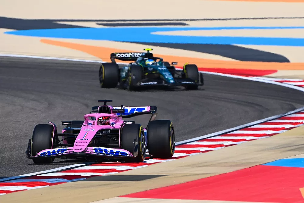 Esteban Ocon, Alpine A523, Fernando Alonso, Aston Martin AMR23