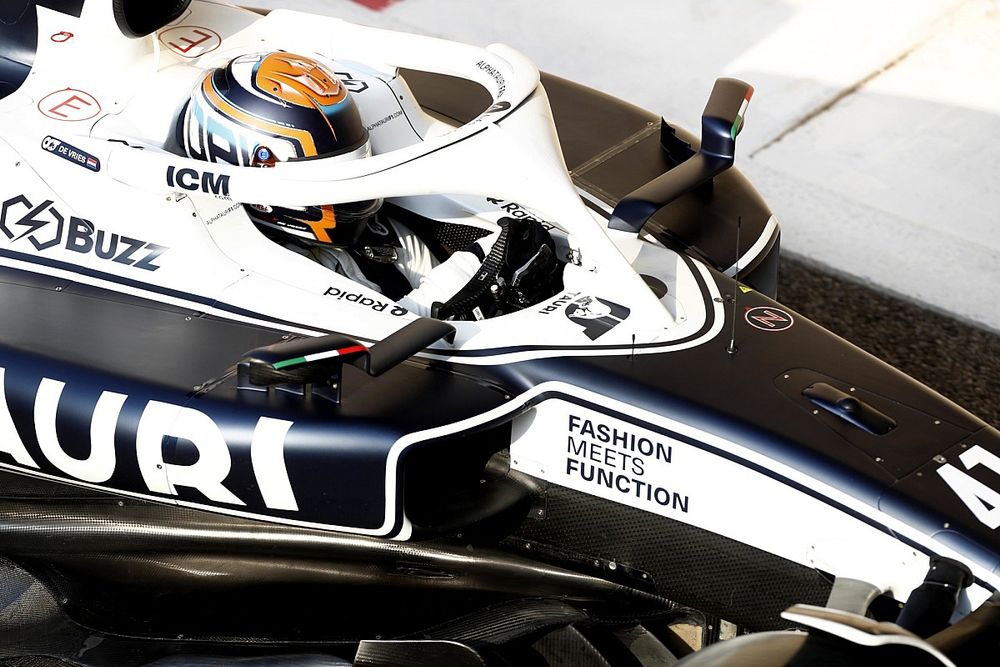 Nyck de Vries productief voor AlphaTauri, Leclerc P1 halverwege F1-bandentest