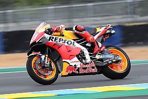 Marquez topt regenachtige derde training van Franse GP