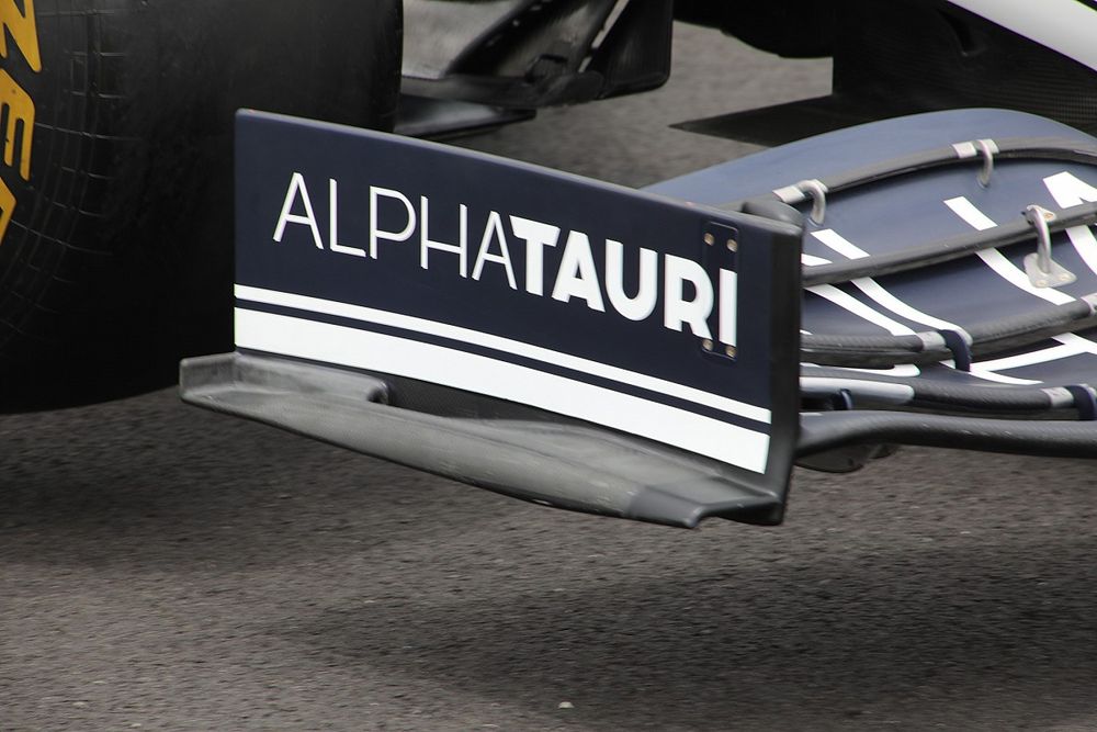 AlphaTauri: sul marciapiede c'è uno slot come sull'Alfa
