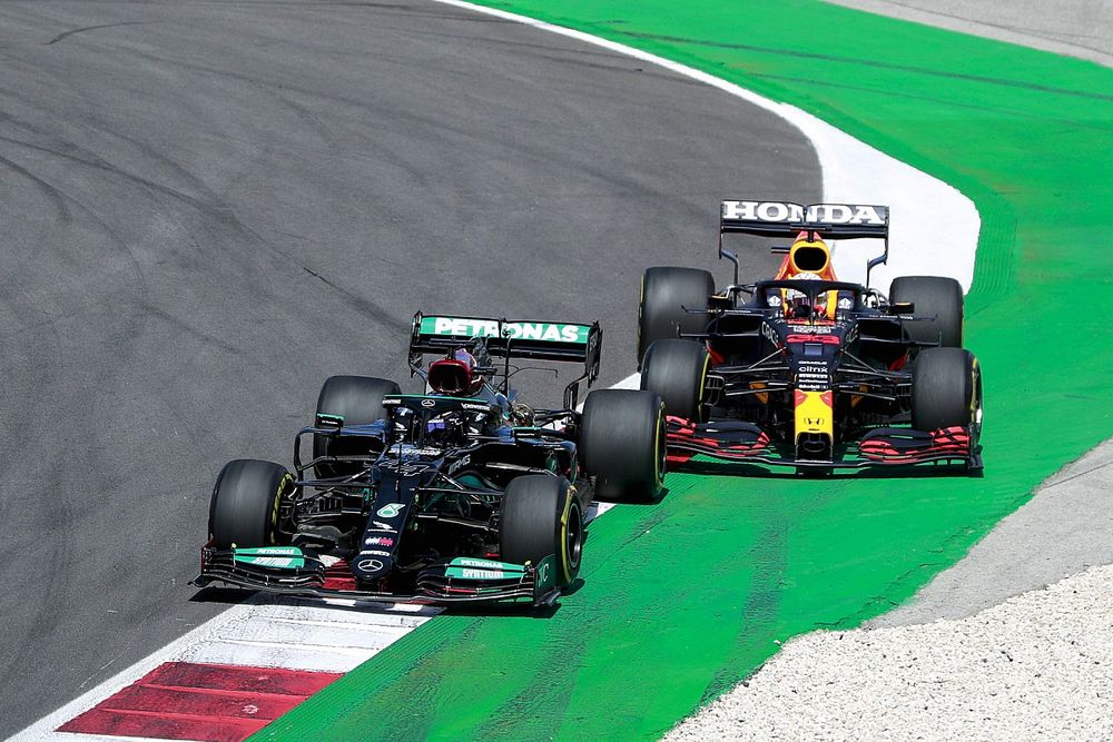 Analyse: Verborgen aspect van titelstrijd tussen Red Bull en Mercedes