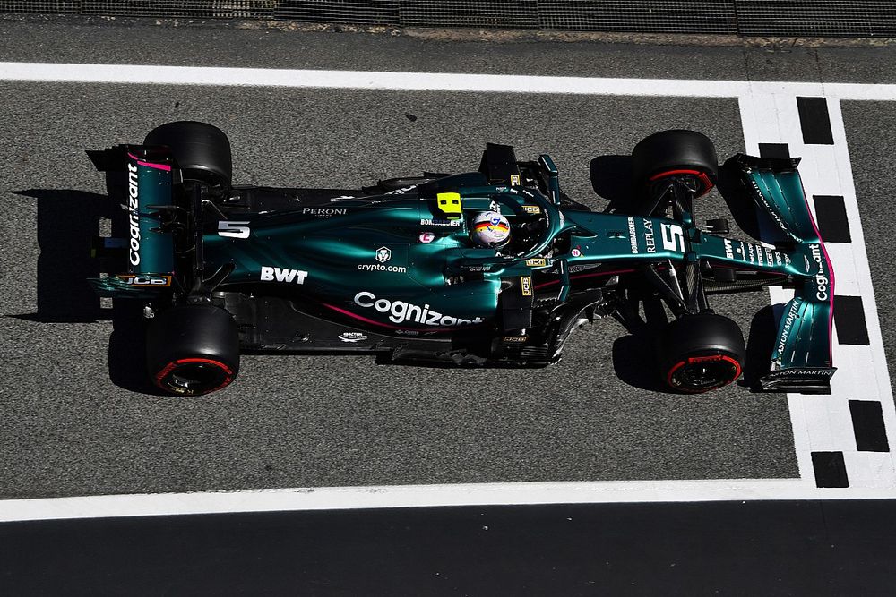Vettel 'lacking pace to fight for points' in Aston Martin F1 car