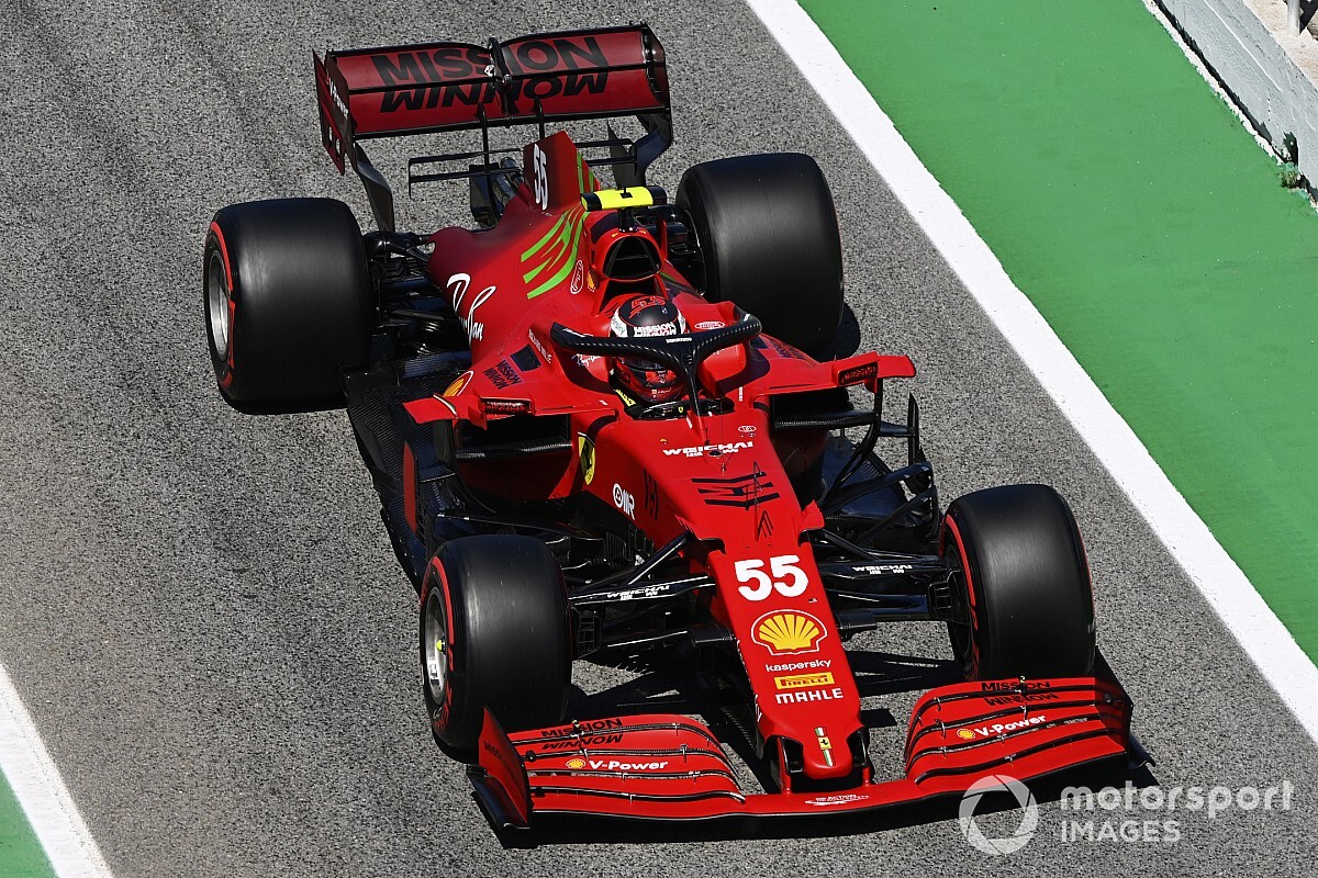 Kesulitan Overtake, Sainz Belum Mampu Maksimalkan SF21