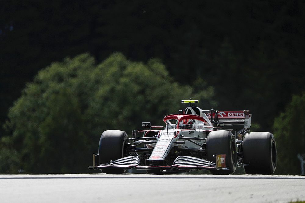 Giovinazzi: "Yarışım ilk turda tehlikeye girdi"