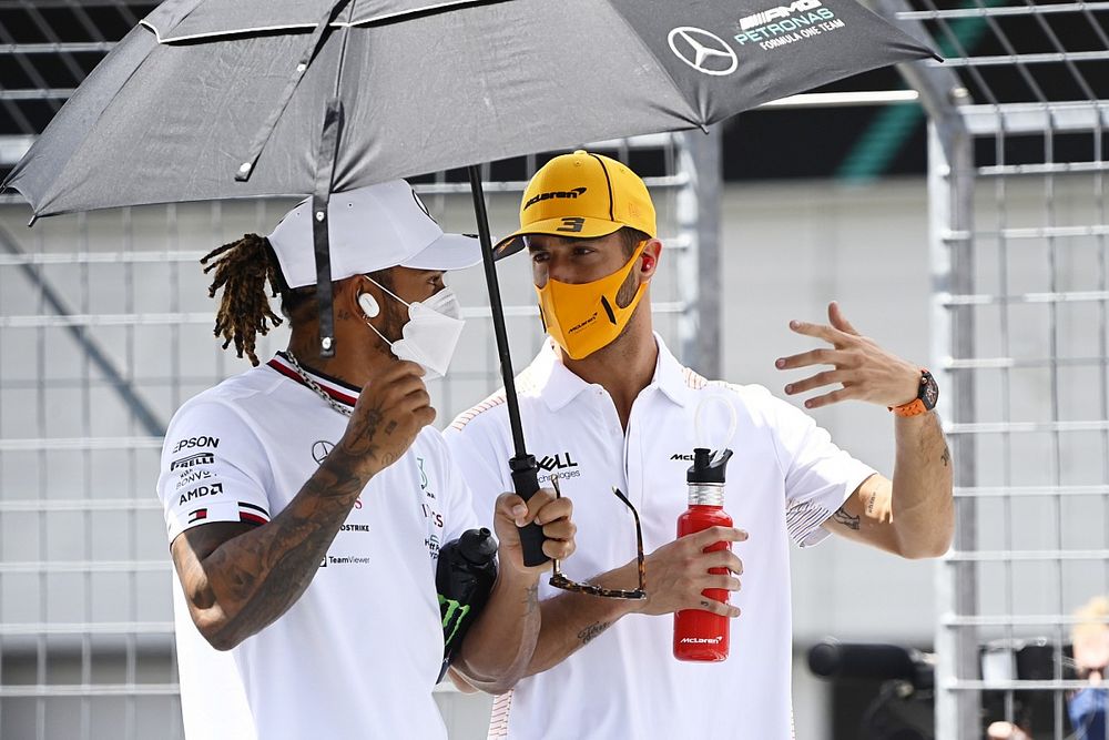 Lewis Hamilton, Mercedes W12, Daniel Ricciardo, McLaren MCL35M