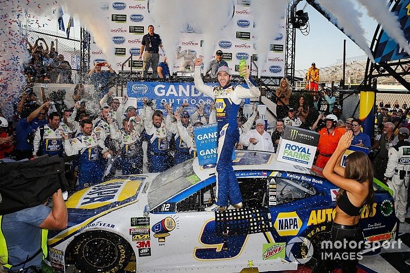 Race winner Chase Elliott, Hendrick Motorsports, Chevrolet Camaro
