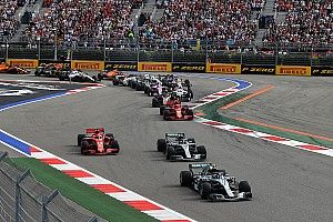 Vettel dice que Hamilton y Bottas "trabajan bien juntos"