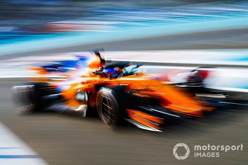 Vídeo: el emotivo homenaje de la Fórmula 1 a Alonso