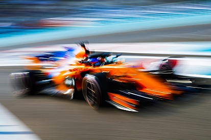 Vídeo: el emotivo homenaje de la Fórmula 1 a Alonso