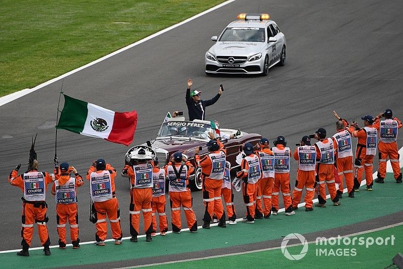 Sergio Perez, Racing Point Force India en el desfile de pilotos