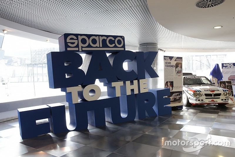 Fotogallery: ecco la mostra "Back to the Future" allestita dalla Sparco