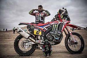 Dakar, disastro Honda: Benavides penalizzato tre ore per aver violato le regole sul road book