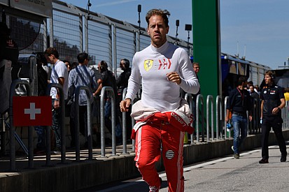 Vettel családi gondok miatt teljesít rosszul a Ferrarinál?