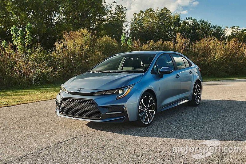 Toyota офіційно представила новий седан Corolla