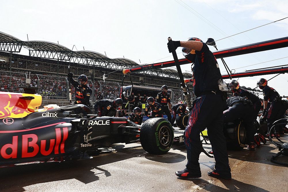 Tech: Het huzarenstukje dat de Red Bull-mecaniciens zondag uitvoerden