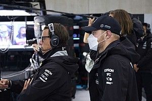 Mercedes: "Bottas'la devam etmeme kararı bizim için kolay değildi"