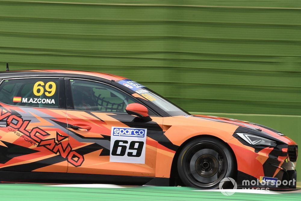 TCR Italy: Azcona domina gli autoscontri di Gara 2 ad Imola