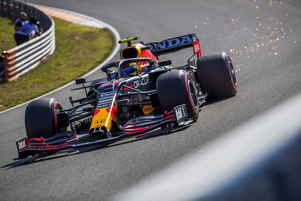 Perez en Latifi starten in pitstraat na aanpassingen aan auto