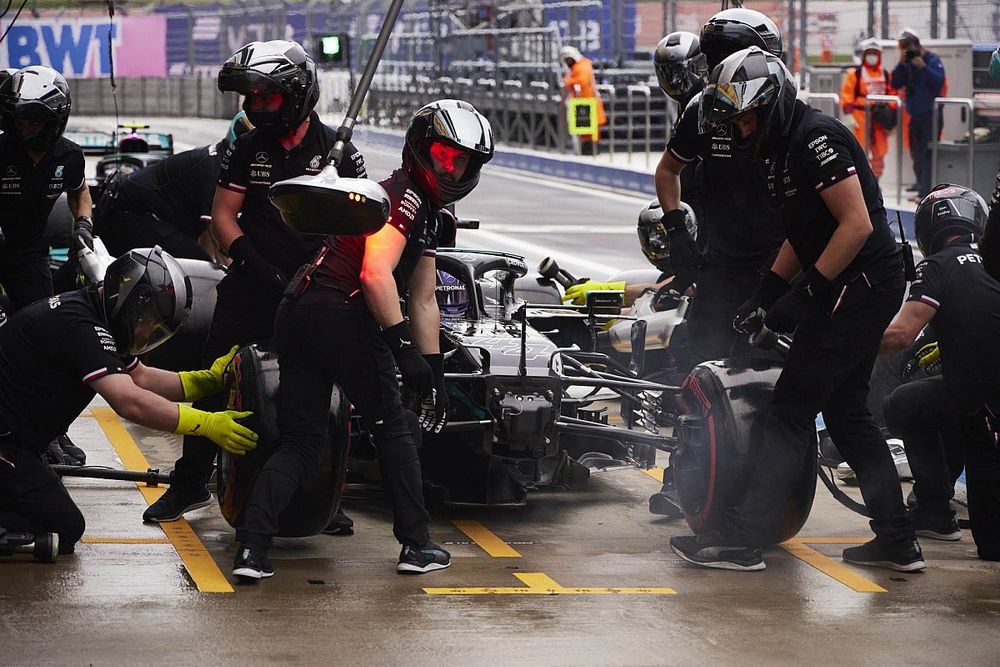 Hamilton: "Quest'anno mi complico la vita a volte..."