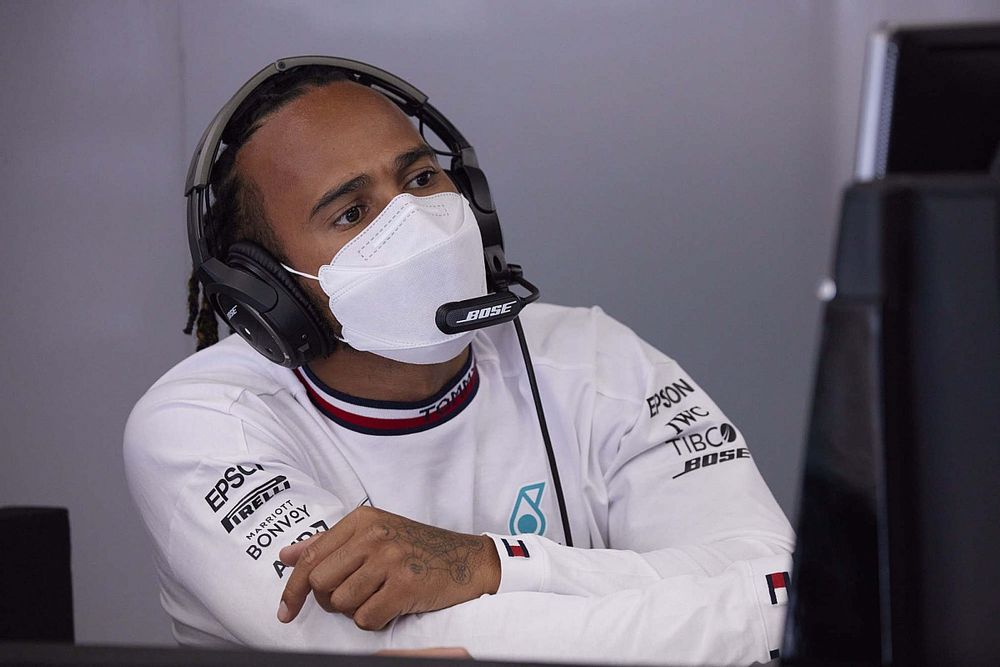 A Mercedes „spontán” fog dönteni Lewis Hamilton motorcseréjéről