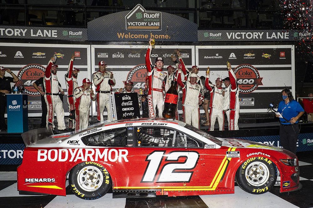 Race winner Ryan Blaney, Team Penske, Ford Mustang BodyArmor