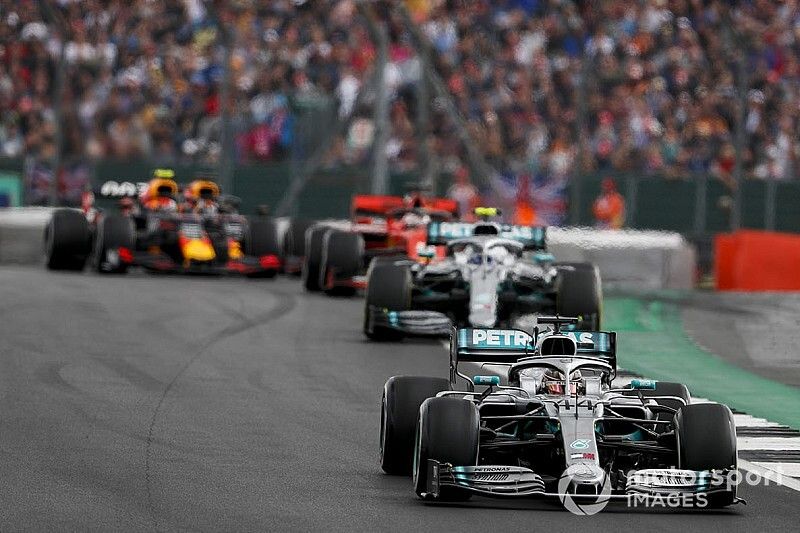 'Wimbledon vs. Silverstone' por Diego Mejía