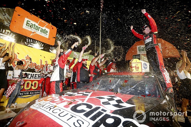 Erik Jones out-duels Kyle Busch for Southern 500 victory