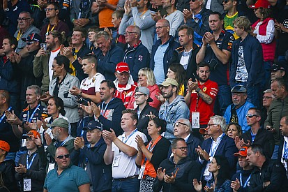 Amikor egy tragédia közelebb hozza egymáshoz a rajongókat