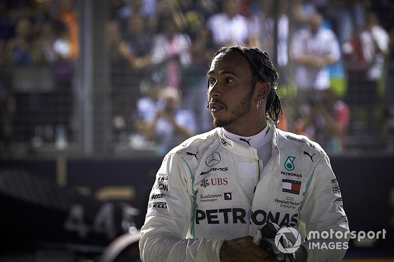 Hamilton explica estratégia da Mercedes que o tirou do pódio do GP de Singapura