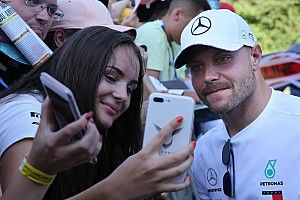 «Сцепления больше, и баланс лучше». Боттасу понравилось поведение Mercedes на мокром асфальте в Венгрии