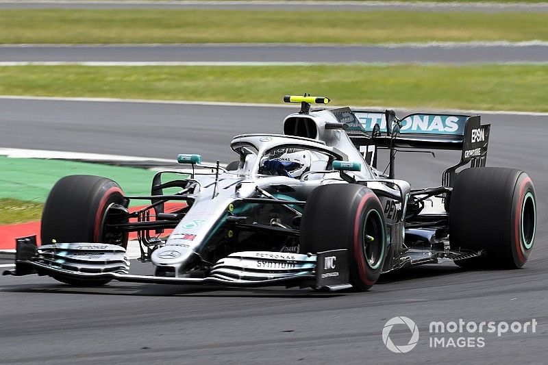 英国大奖赛FP2:博塔斯力压汉密尔顿居首