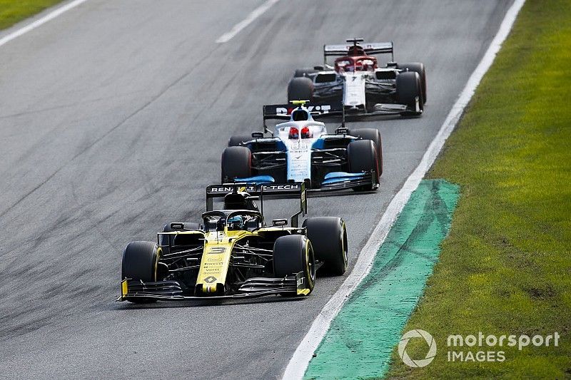 Daniel Ricciardo, Renault F1 Team R.S.19, Robert Kubica, Williams FW42 en Kimi Raikkonen, Alfa Romeo Racing C38 