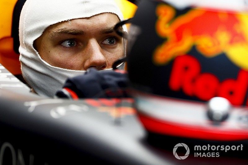 Гасли: Поборолся бы с Ferrari, но допустил несколько ошибок