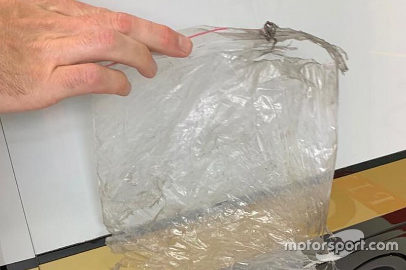 Questo sacchetto di plastica ha bloccato Magnussen!