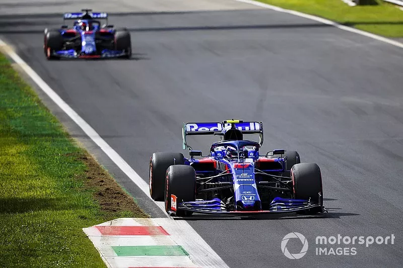Pierre Gasly, Toro Rosso STR14 et Daniil Kvyat, Toro Rosso STR14 