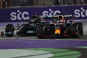 F1: Hamilton disse que Verstappen foi "além do limite" em Jeddah