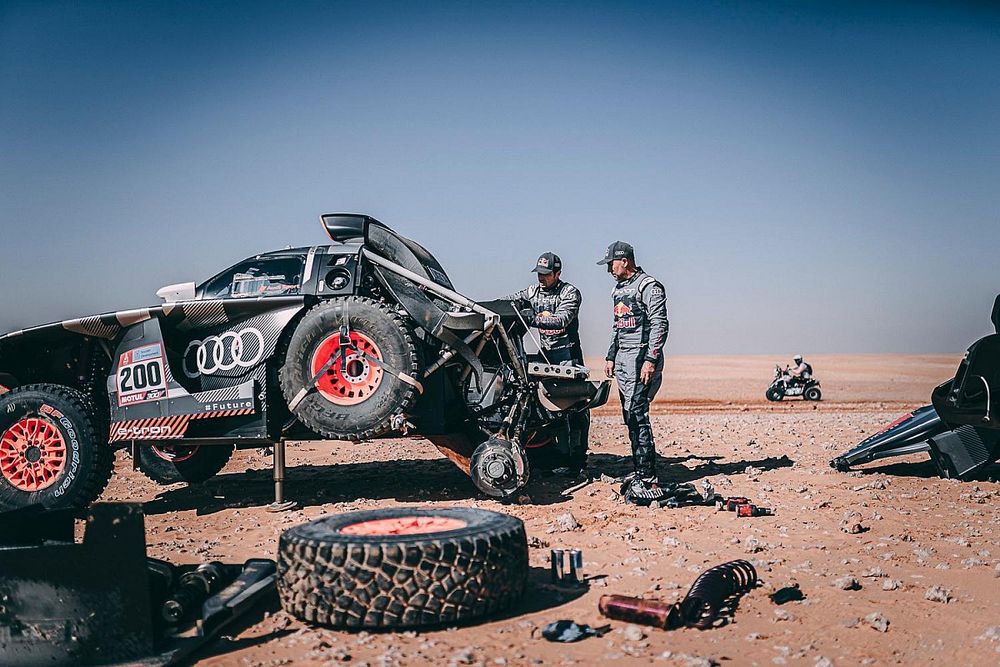 Dakar | Solidarietà Audi: Peterhansel dà l'ammortizzatore a Sainz