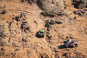 Dakar 2022: Al-Attiyah Melenggang, Sainz dan Peterhansel Sial