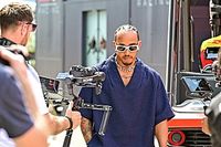 Hamilton defiende al 'pobre De Vries': "As&iacute; funciona Red Bull F1"