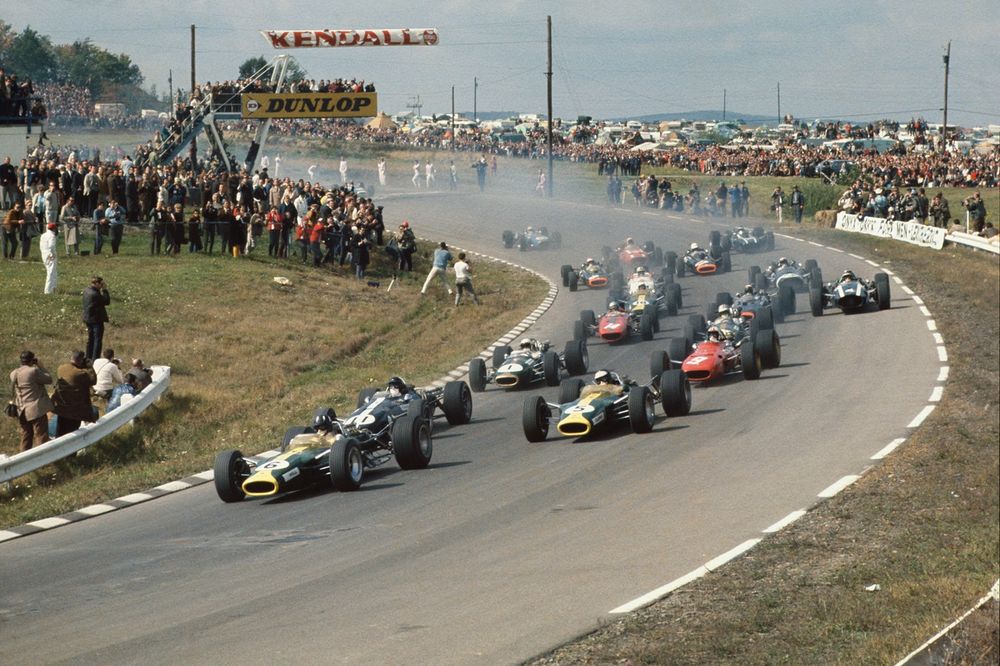 Graham Hill, Lotus 49 Ford, Dan Gurney, Eagle T1G Weslake, Jim Clark, Lotus 49 Ford, Chris Amon,  Ferrari 312, Jack Brabham and Denny Hulme, Brabham BT24-Repco, Bruce McLaren, McLaren M5A BRM, Jackie Stewart, Jochen Rindt, Moises Solana, Jo Siffert, John Surtees, Mike Spence, Chris Irwin, Jo Bonnier, Jacky Ickx, Guy Ligier y Jean-Pierre Beltoise
