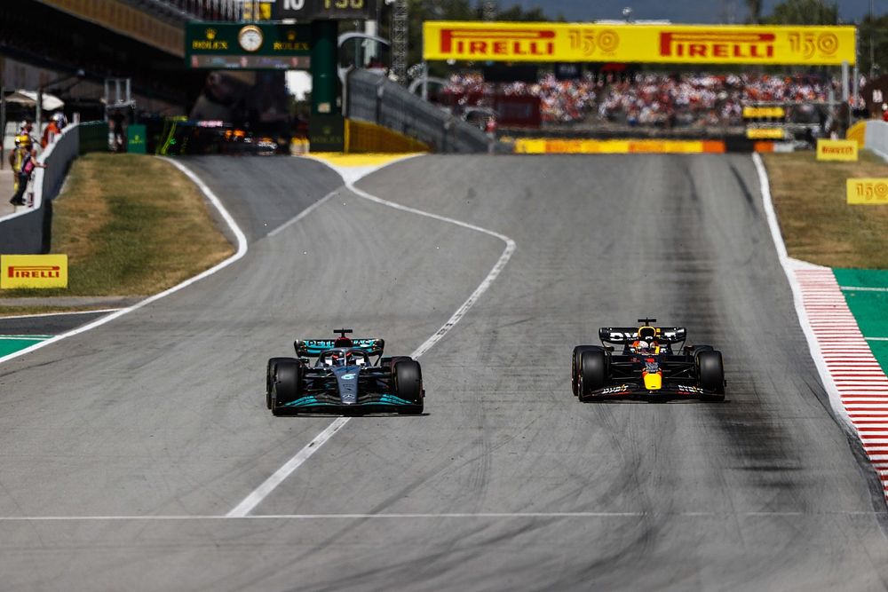 George Russell, Mercedes W13, battles with Max Verstappen, Red Bull Racing RB18 