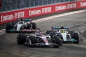 Distracted Bottas explains reason for Miami F1 wall brush