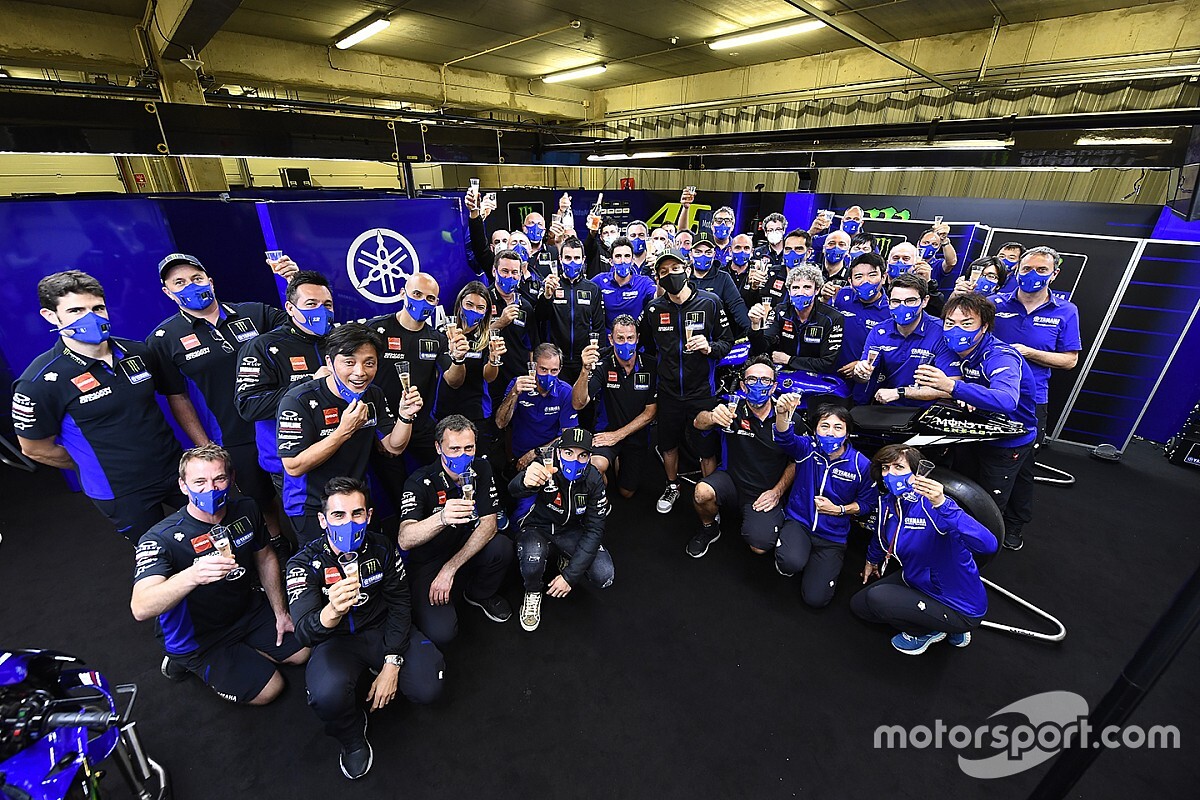Rossi: "E' stato emozionante tornare al box"